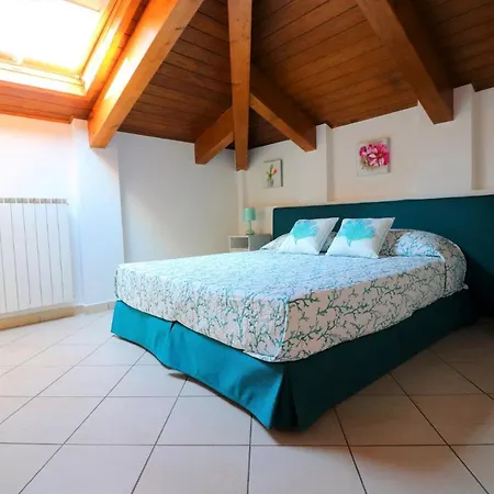 De Vivo Realty - Anthony House شقة